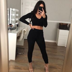 SOLD Fashion nova wanderlust set in black